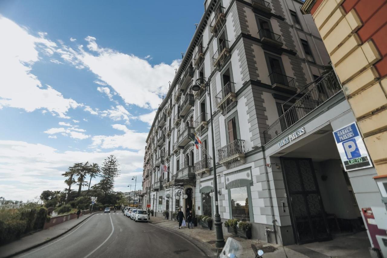Insieme Suites ナポリ エクステリア 写真